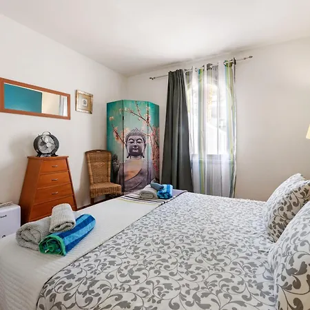 The Colors House, 639 Private شقة